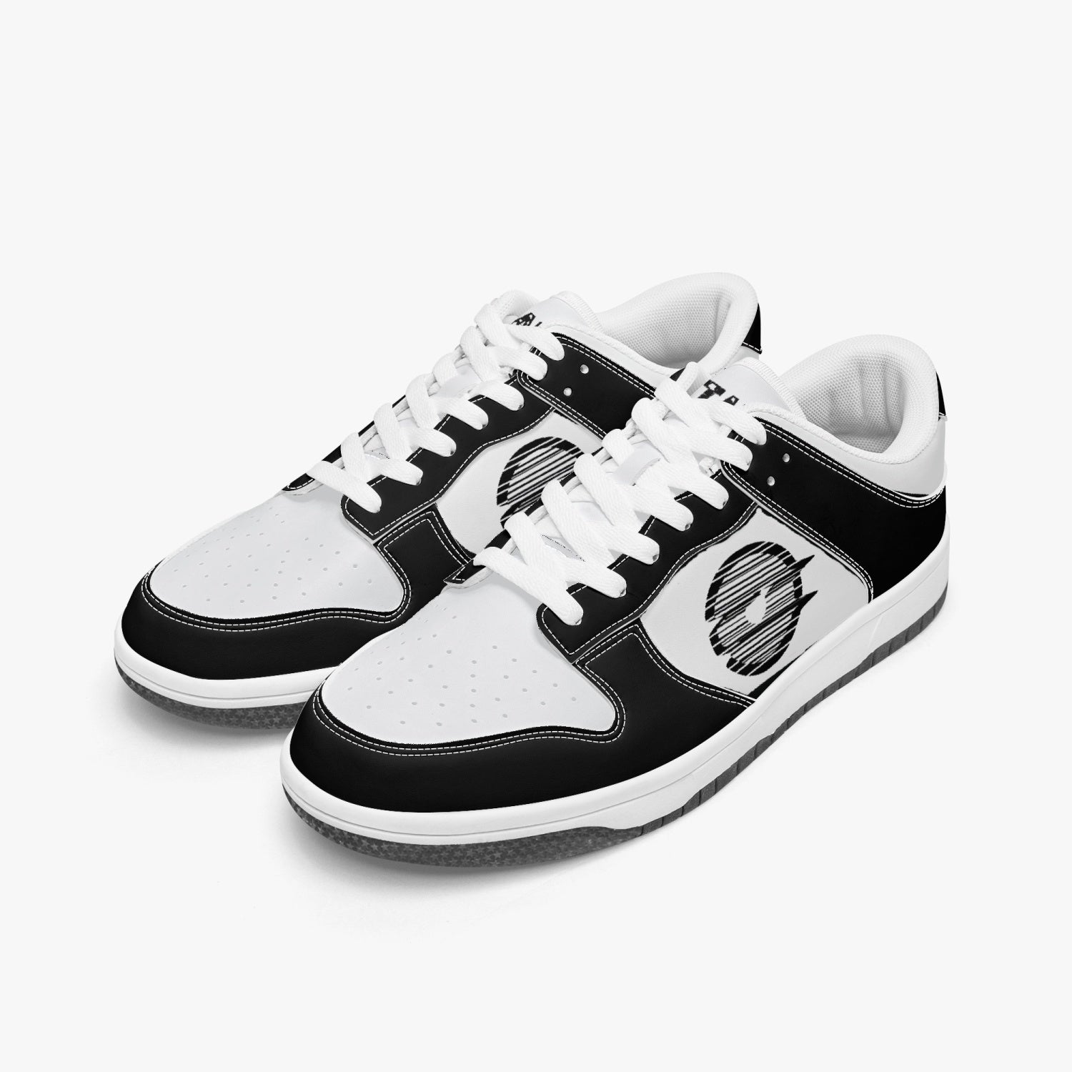 Dunk Stylish Low-Top Leather Sneakers / Black & White KilyClothing