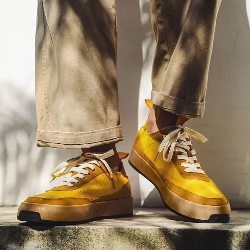 Zapatillas de deporte casuales de moda para hombres hechos de lona, planos de retazos de plataforma para caminar 