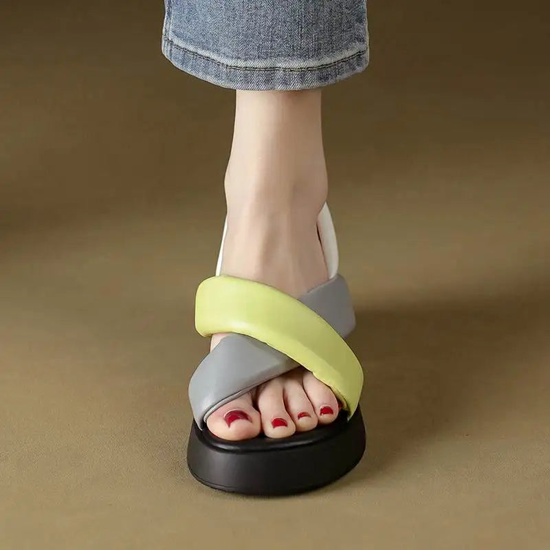 Sandalias modernas de microfibra para mujer, superestrella de colores mezclados, sandalia abierta de verano en plataforma colorida de suela gruesa