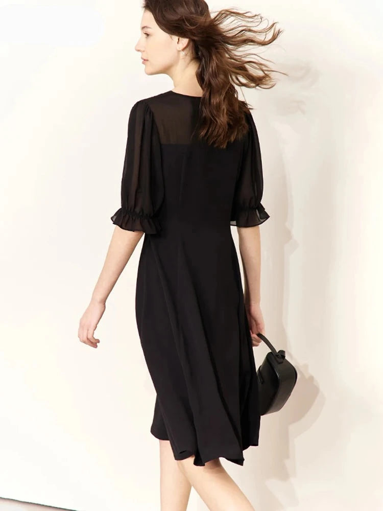 Vestido minimalista de mujer con cuello en V y mangas abullonadas, Vestido informal liso negro de gasa