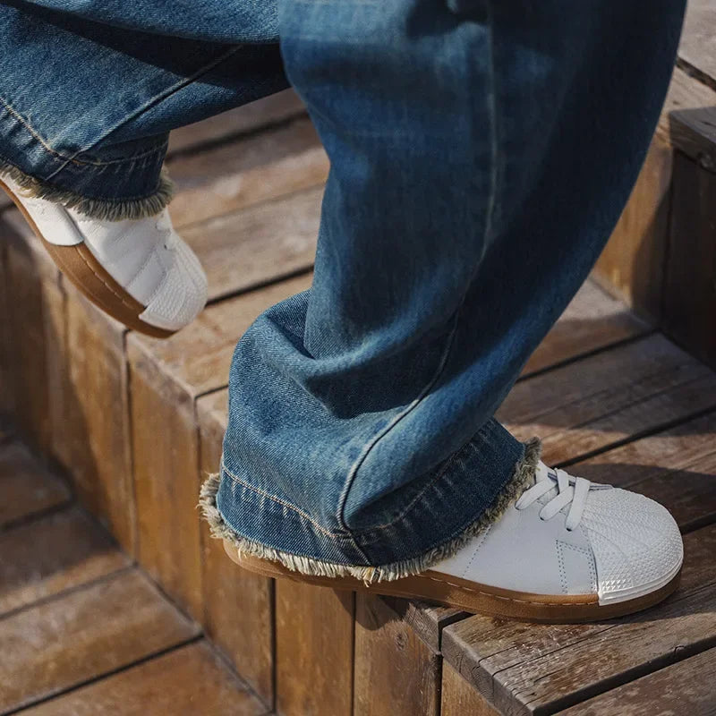 Zapatos Vintage de concha para hombre, tacón plano blancos con bordado de cuero de microfibra, zapatos casuales moda urbana